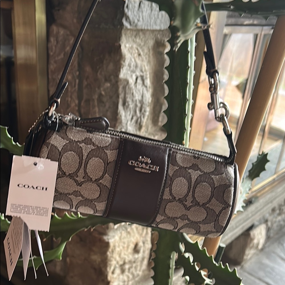 Coach Brown Shoulder Bag with Timeless Elegance